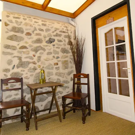Le Patio Bed & Breakfast *